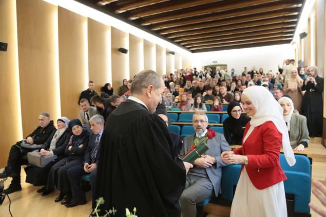 Održana svečana dodjela diploma diplomantima i magistrantima Fakulteta islamskih nauka