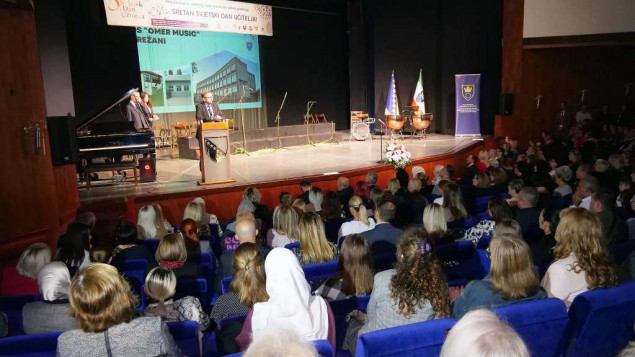 Kozlić: Dan učitelja prilika da se podsjeti na tešku i plemenitu misiju odgoja i obrazovanja djece