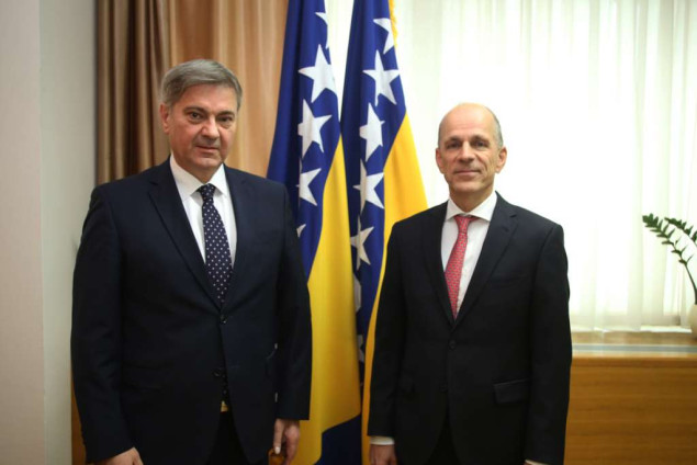 Zvizdić u odvojenim susretima razgovarao s Waltmansom i Sturtewagenom