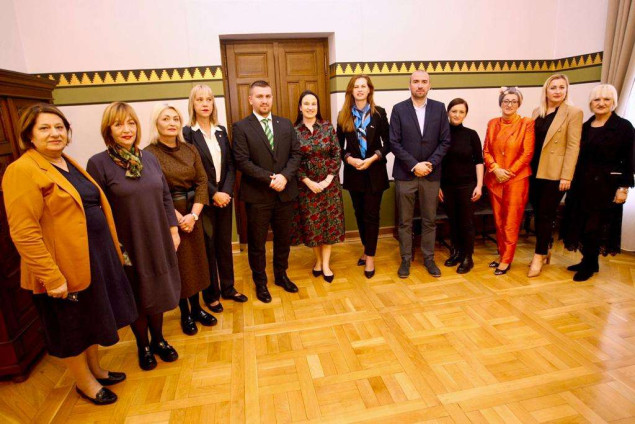 Karić potpisala ugovor sa svim bh. sigurnim kućama