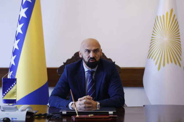 Isak o Dodikovim najavama: Milorade, ti jedino možeš 'mirno otići' s bh. političke scene