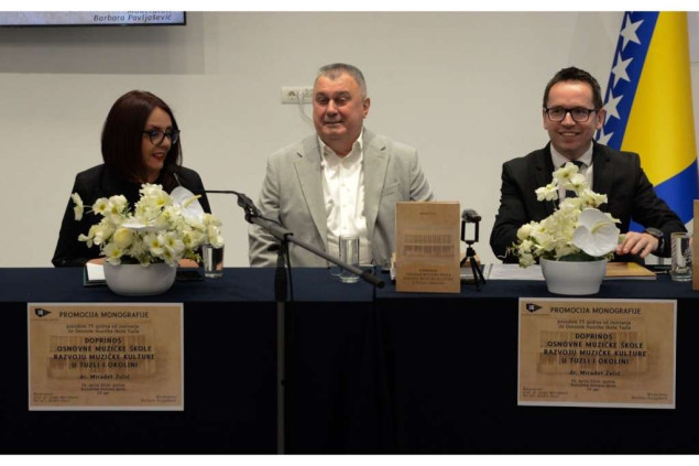Predstavljena monografija o osnovnoj muzičkoj školi Tuzla autora Miradeta Zulića