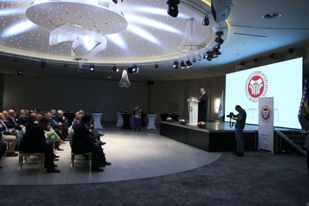 Amir Karić inaugurisan na poziciju novog rektora Univerziteta u Tuzli