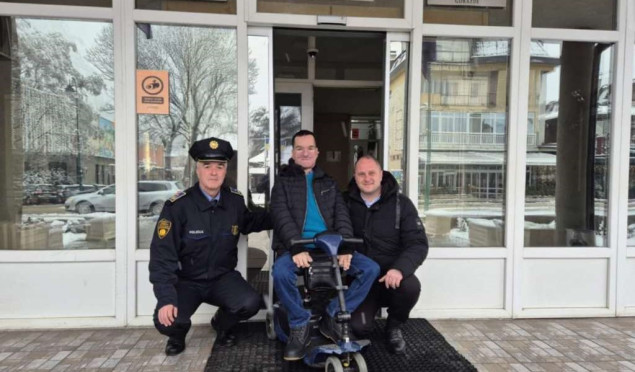 Alen Hedo prva osoba sa 100-postotnim invaliditetom zaposlena u instituciji BPK Goražde