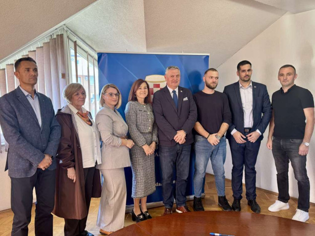 Prosvjetni radnici u Kantonu 10 dobivaju povišicu