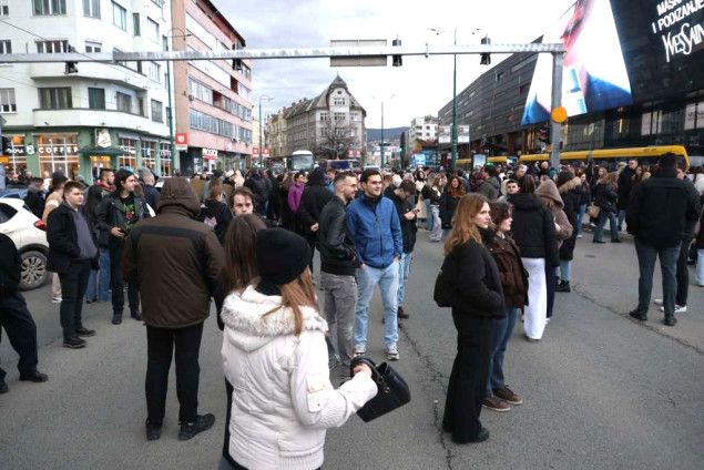 Protesti zbog tramvajske nesreće: Građani blokirali raskrsnicu kod SCC-a