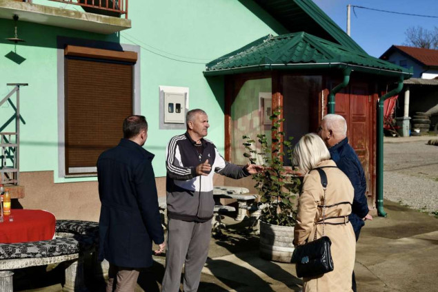 Sedić u posjeti bihaćkim farmerima, prioritet oni koji proizvode i zapošljavaju