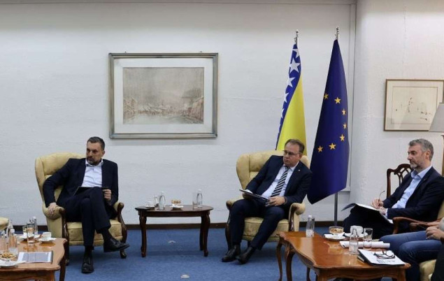 Sastanak u Vladi FBiH - Premijer Nikšić i državni ministri Konaković i Forto s upravom 'BH Telecoma'