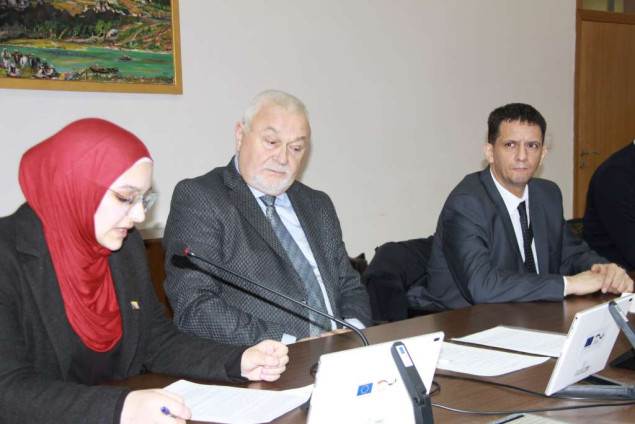 Pravni fakultet u Zenici okruglim stolom obilježio Dan sjećanja na žrtve holokausta