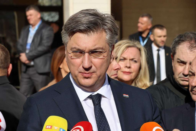 Plenković na HNS-a: RH neće graditi ni zidove ni ograde ni žice na granici s BiH