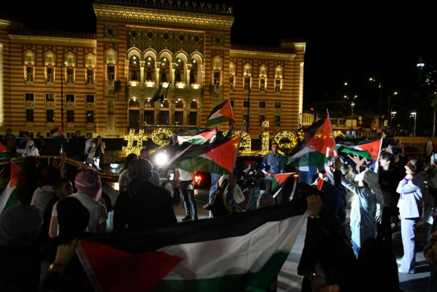 Kolona vozila prodefilovala ulicama Sarajeva u znak podrške Palestincima