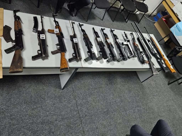 Napao službenu osobu pa mu pronašli arsenal oružja