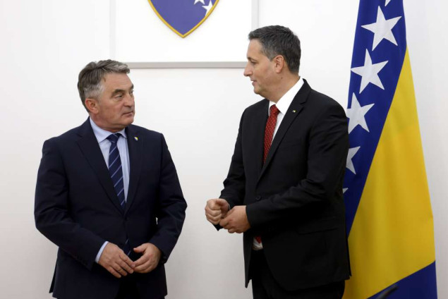 Komšić i Bećirović zatražili od MVP BiH da pozove ambasadora Vranješa na konsultacije u Sarajevo