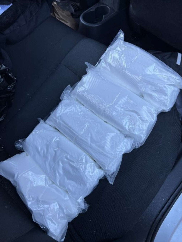 Policija u Travniku u pretresima pronašla drogu, oružje i opremu za prisluškivanje