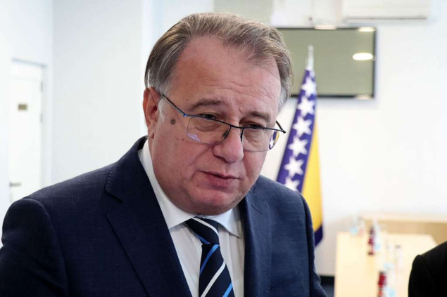 Ured Vlade FBiH za odnose s javnošću: Zdravstveno stanje premijera Nikšića stabilno