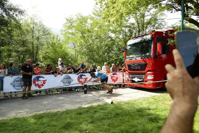 Stotine građana na Stojčevcu ispratilo borbu 12 najjačih ljudi svijeta za titulu najboljeg