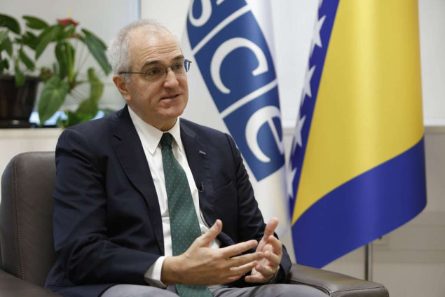 Holtzapple: Stagnacija i paraliza institucija ne koriste nikome osim pojedinim političarima