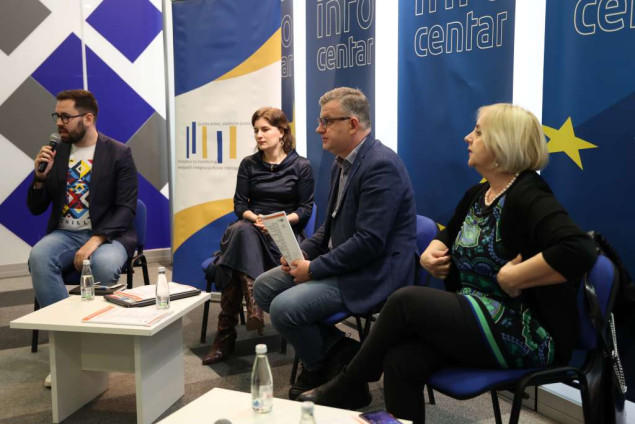 Predstavljena publikacija 'Alternativni izvještaj o napretku BiH na putu za članstvo u EU za 2022.'