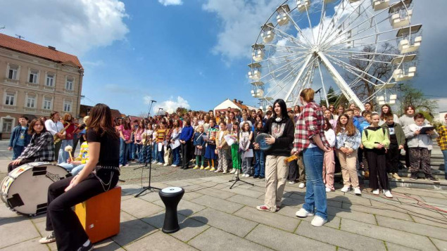 Na Trgu slobode u Tuzli obilježen Dan planete Zemlje