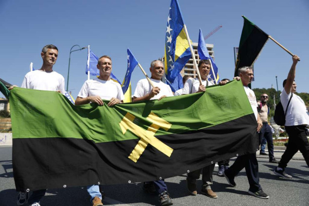 Nakon zeničkih komorata, zbog kašnjenja plaće i druga smjena RMU Kakanj stupila u radnički neposluh