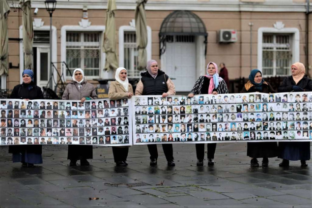 Majke i žene Srebrenice pozivaju Schmidta da pojasni svoje izjave