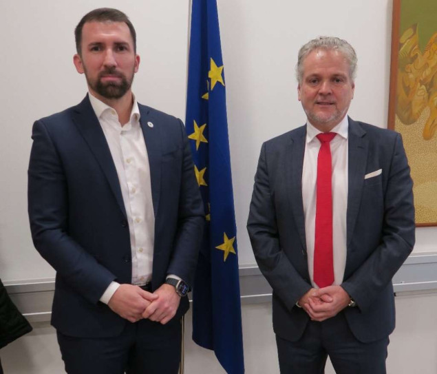 Delić s ambasadorom Sattlerom razgovarao o EU pomoći i zakonima koji uskoro idu u proceduru