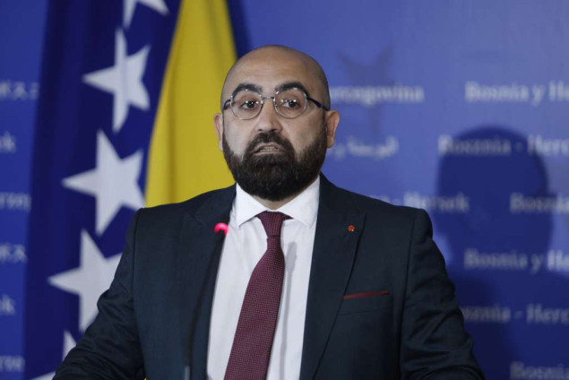 Amidžić neće, odluku o novcu za izbore u RS-u će potpisati Hasanović