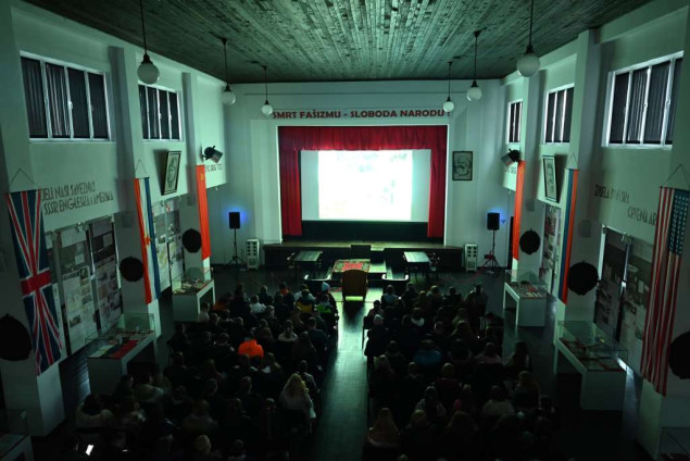 Osnovcima u Jajcu prikazan film Jasmile Žbanić "Blum - Gospodari svoje budućnosti"