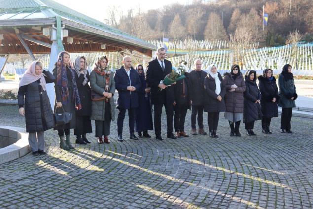 Delegacija Skupštine TK posjetila Memorijalni centar Srebrenica