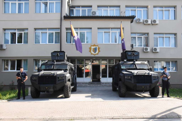 MUP-u BPK Goražde isporučena dva višenamjenska oklopna vozila 'Roshel Senator'