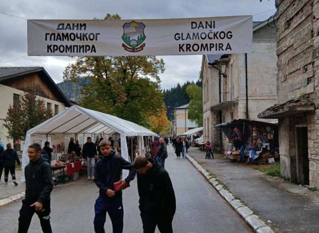 Dani glamočkog krumpira okupili 72 izlagača, najteži primjerak težio 1.584 grama