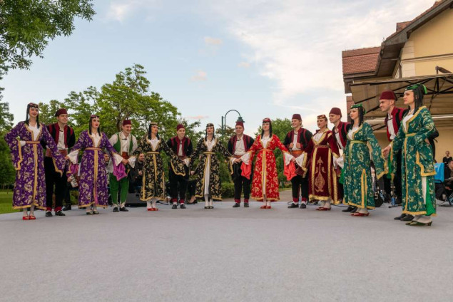 Nastupom KUD 'Lola' na Ilidži nastavljen program Kultura na ulice 2024!