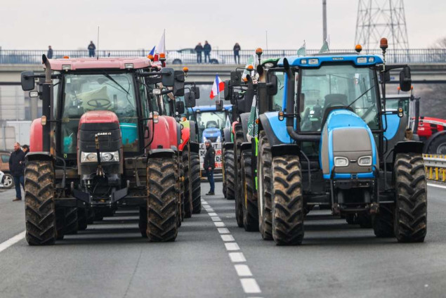 Francuski farmeri nastavljaju ''opsadu'' Pariza