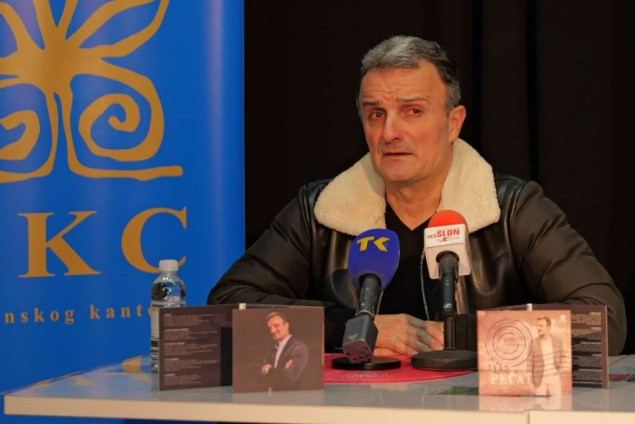 Solistički koncert 'Veče najljepših ljubavnih pjesama' Ivana Milinkovića u BKC Tuzla