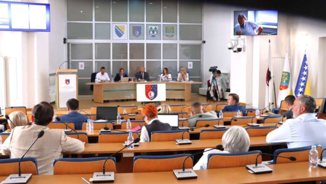 Skupština KS dala saglasnost za otkup 24.000 m kvadratnih zemljišta za proširenje groblja Vlakovo