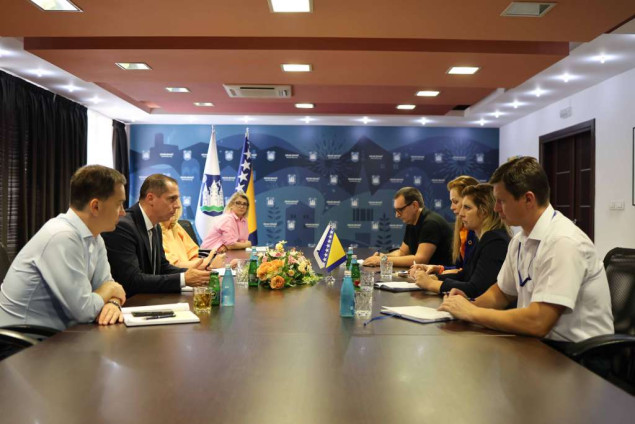 Sedić ugostio Macdonald i Lungarotti, tema migranti u Bihaću