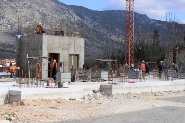 Strani radnici u BiH: Najtraženiji konobari, kuhari, čistači, tesari, armirači