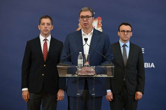 Vučić pozvao na referendum i rekao da će se povući ako ne dobije povjerenje