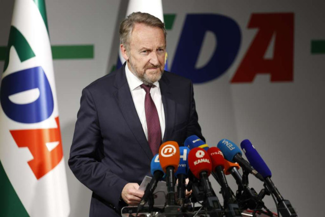 Bakir Izetbegović uputio čestitku povodom Uskrsa