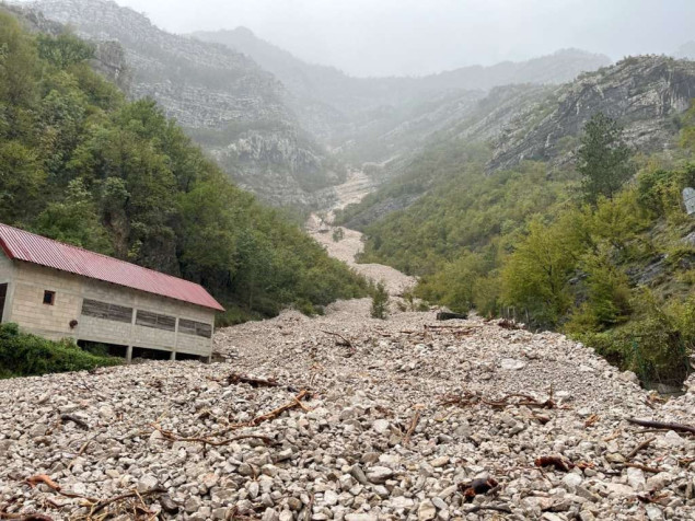 Ministar odbrane Tilvar: Iz Rumunije u Sarajevo stigao prvi kontingent pomoći za poplavama pogođena područja