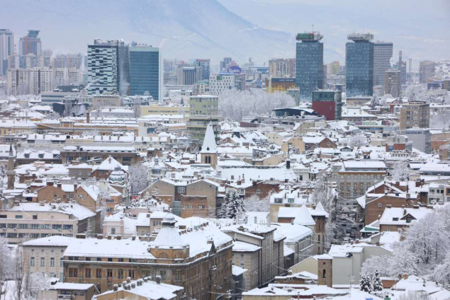 Novo naoblačenje tokom noći, sutra kiša i snijeg, za vikend sunčano