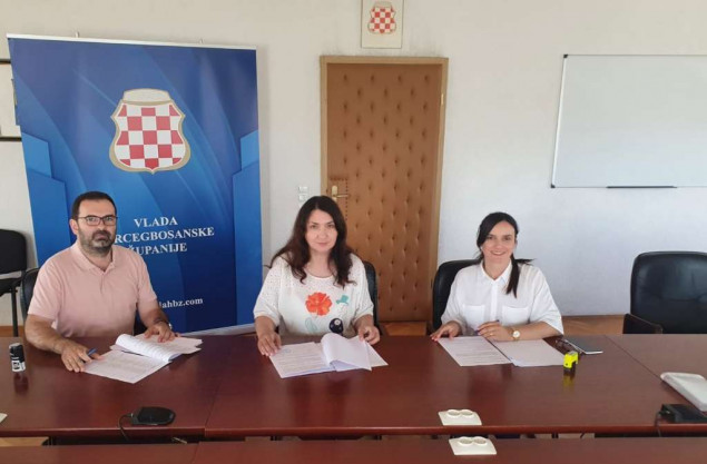 Besplatni udžbenici za osnovnoškolce u Kantonu 10