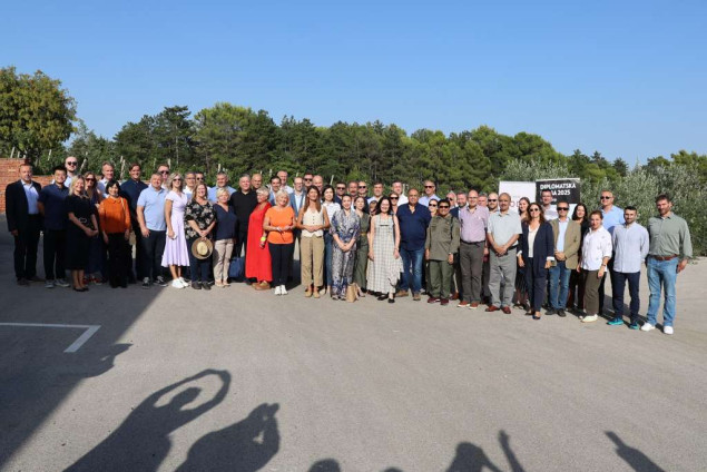 Više od 40 diplomata i veleposlanika na 'Diplomatskoj berbi grožđa 2025.' u Međugorju