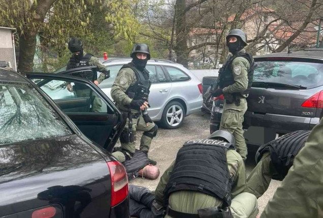 Službenici PS Maglaj uhapsili muškarca zbog ugrožavanja sigurnosti: Pucao iz pištolja i prijetio sugrađaninu