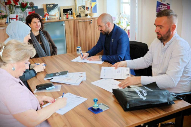 KS - Potpisan Memorandum o saradnji za unapređenje nastave o ratnoj prošlosti BiH