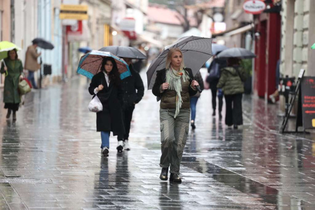 Sutra u BiH pretežno oblačno vrijeme s kišom i lokalnim pljuskovima, temperature u padu