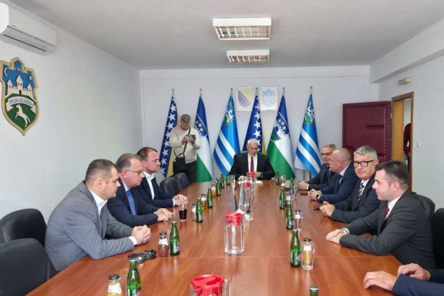 Premijer Nikšić u USK: Sistemska podrška Vlade Federacije BiH infrastrukturnim projektima