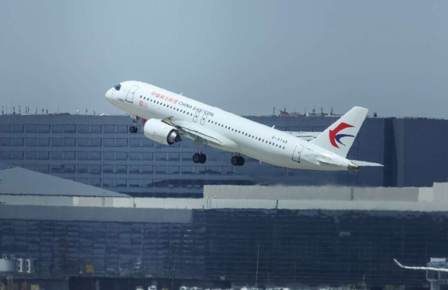 Prvi kineski putnički avion ostvario međunarodni debi u Singapuru