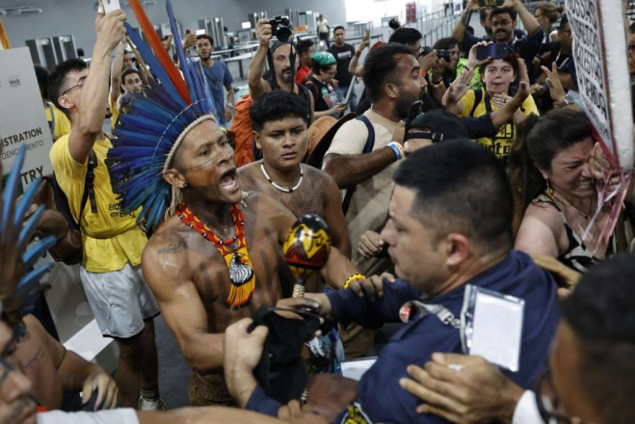 Desetine demonstranata probile se do glavnog mjesta održavanja samita UN-a o klimi