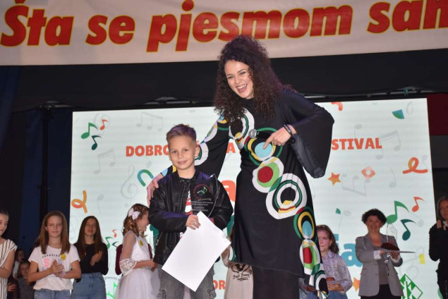 Mak Softić pobjednik 25. internacionalnog dječijeg festivala 'Šta se pjesmom sanja'
